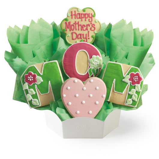 Decorative cookie arrangement with 'Happy Mother's Day!' and 'Mom'