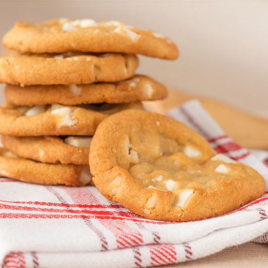 BX8-WCM - Box of One Dozen White Chocolate Macadamia Gourmets Gourmet Cookies